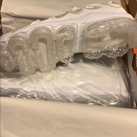 Nike air vapormax plus men’s BNIB - Picture 11 of 13
